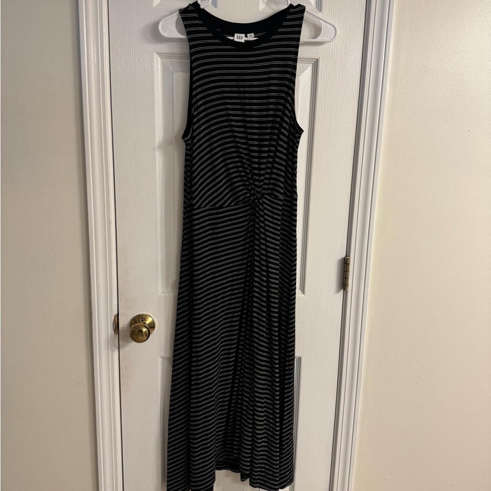 GAP Black and White Sleeveless Maxi Sundress